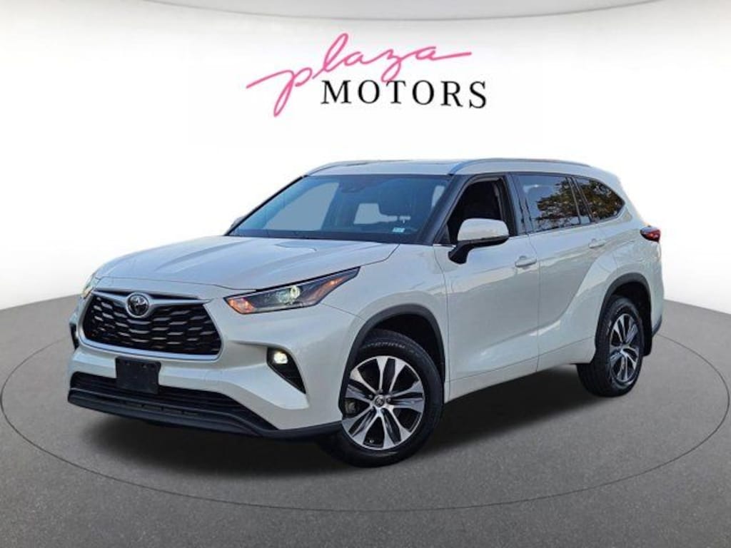 Used 2021 Toyota Highlander XLE SUV
