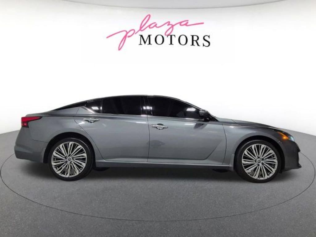 Used 2023 Nissan Altima 2.5 SL Sedan