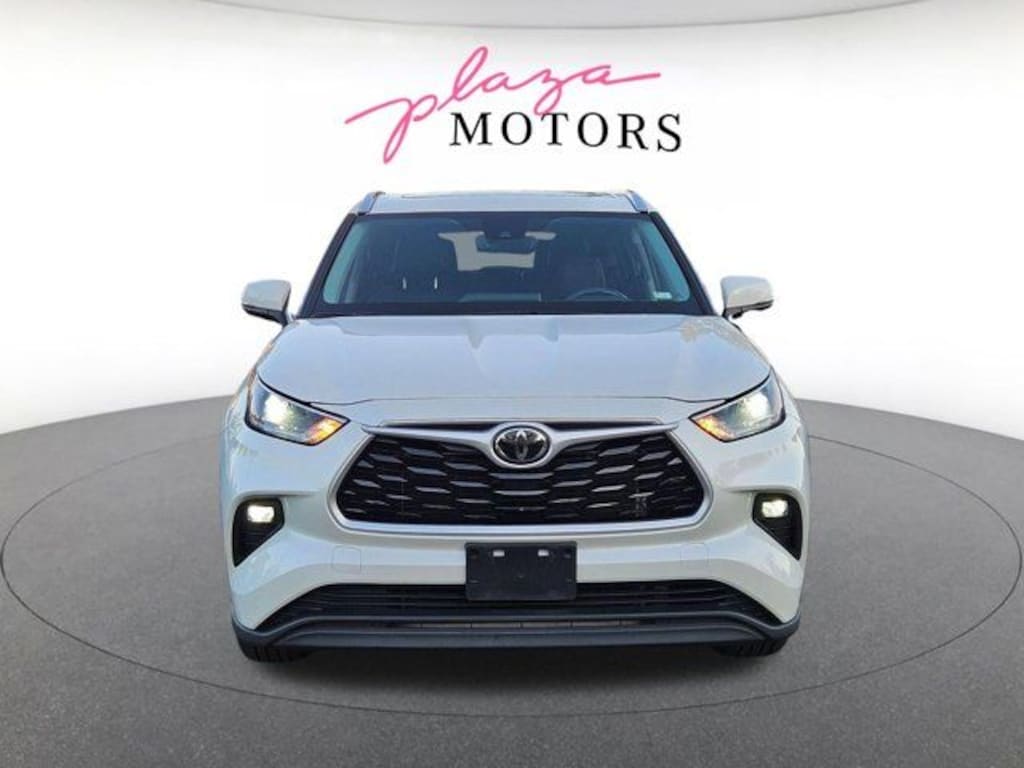 Used 2021 Toyota Highlander XLE SUV