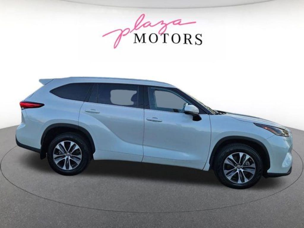 Used 2021 Toyota Highlander XLE SUV