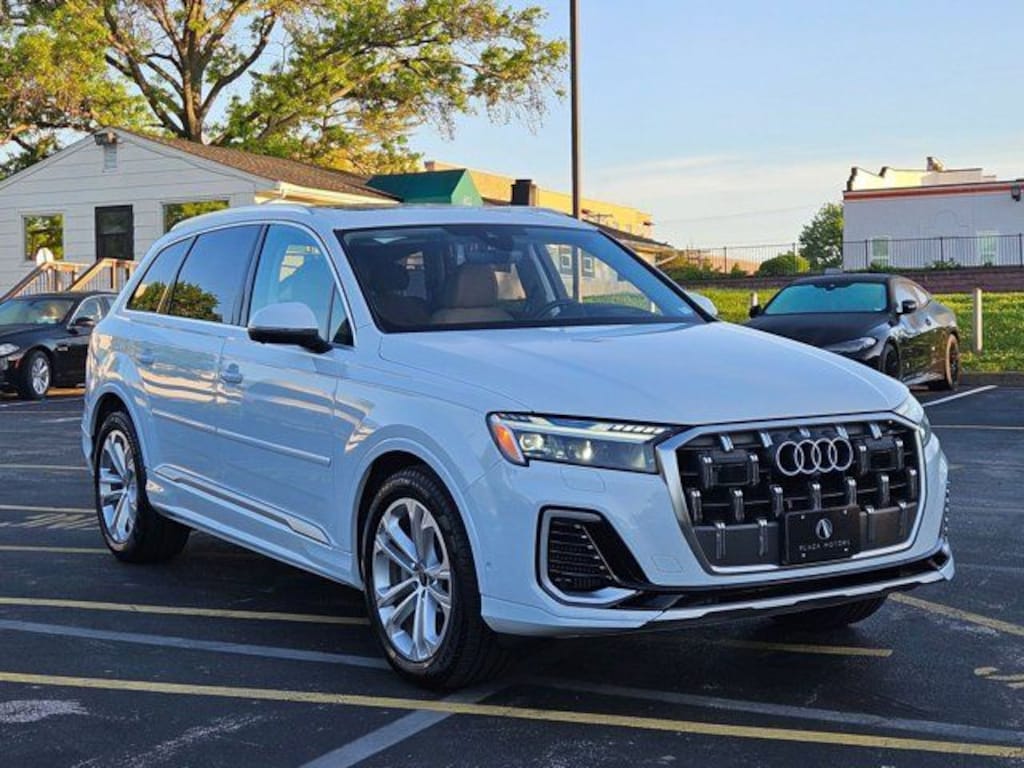 Certified 2025 Audi Q7 55 Premium SUV