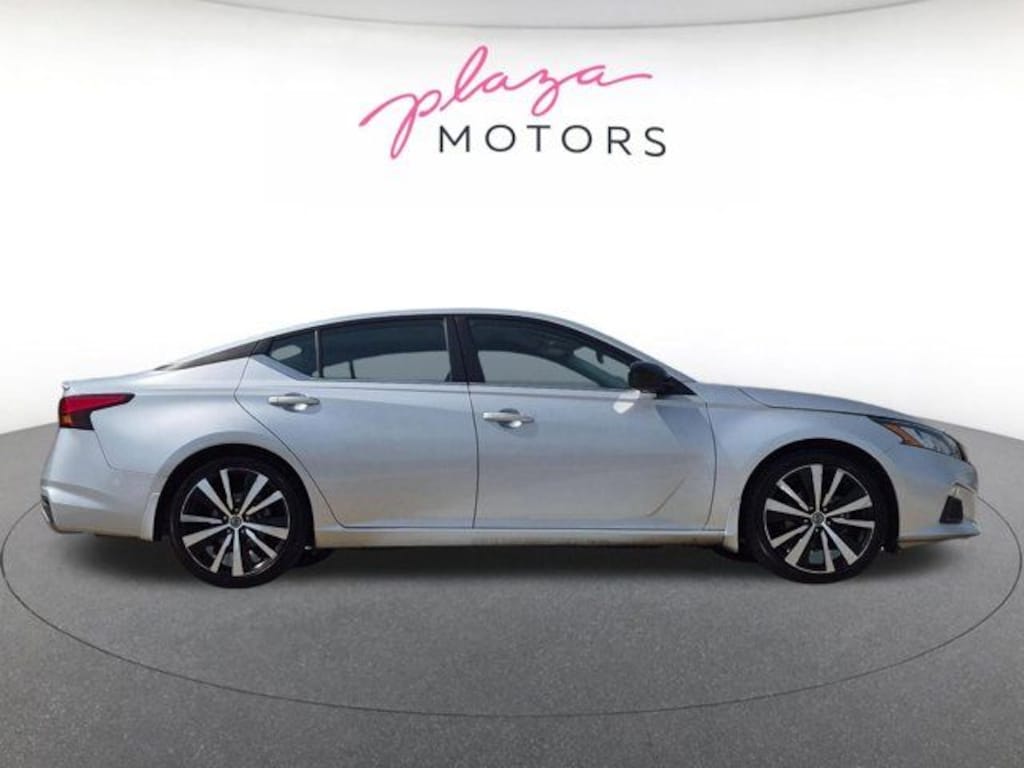 Used 2022 Nissan Altima 2.5 SR Sedan