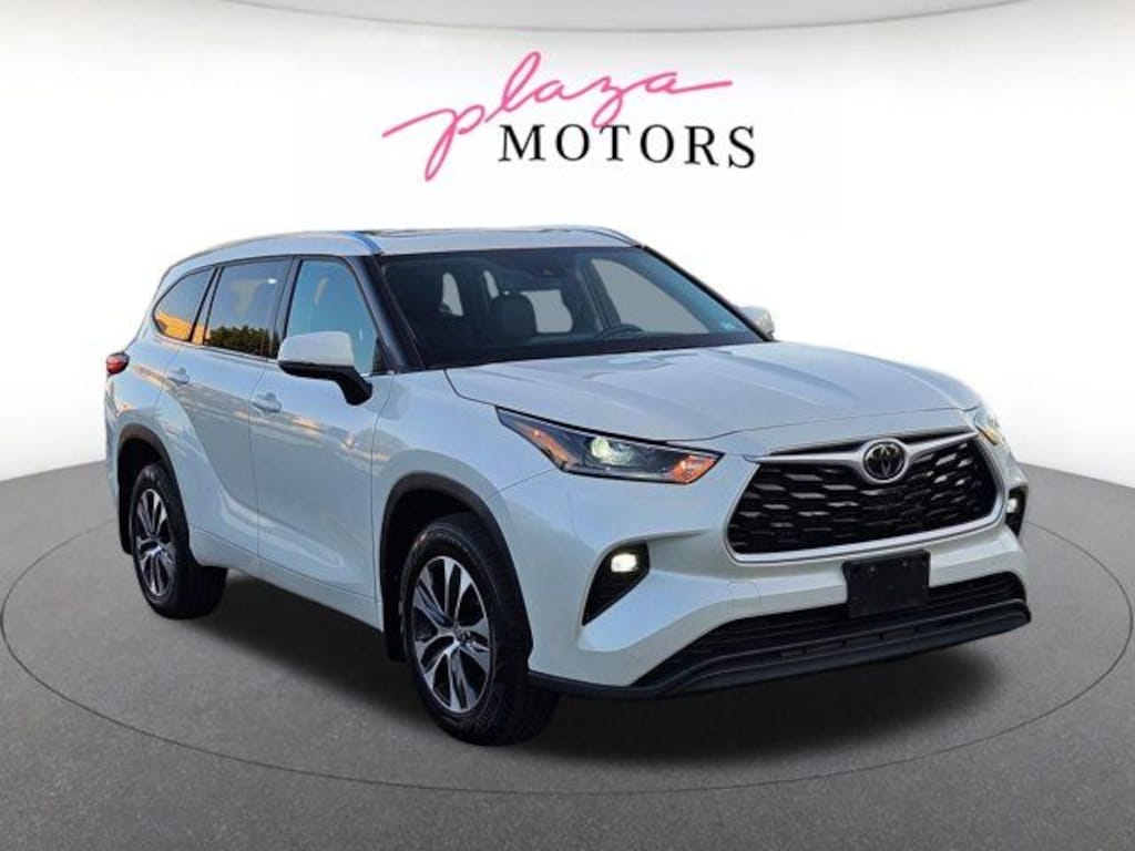 Used 2021 Toyota Highlander XLE SUV