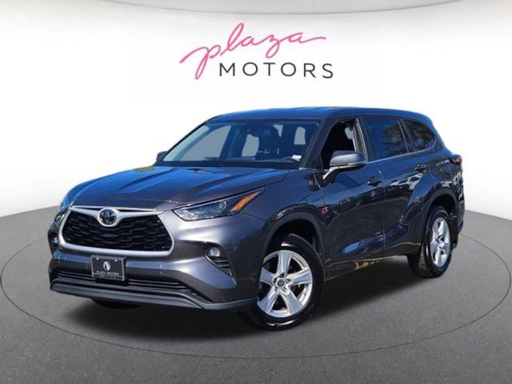Used 2024 Toyota Highlander LE SUV