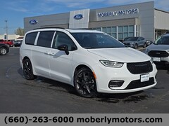 2026 Chrysler Pacifica Limited Passenger Van