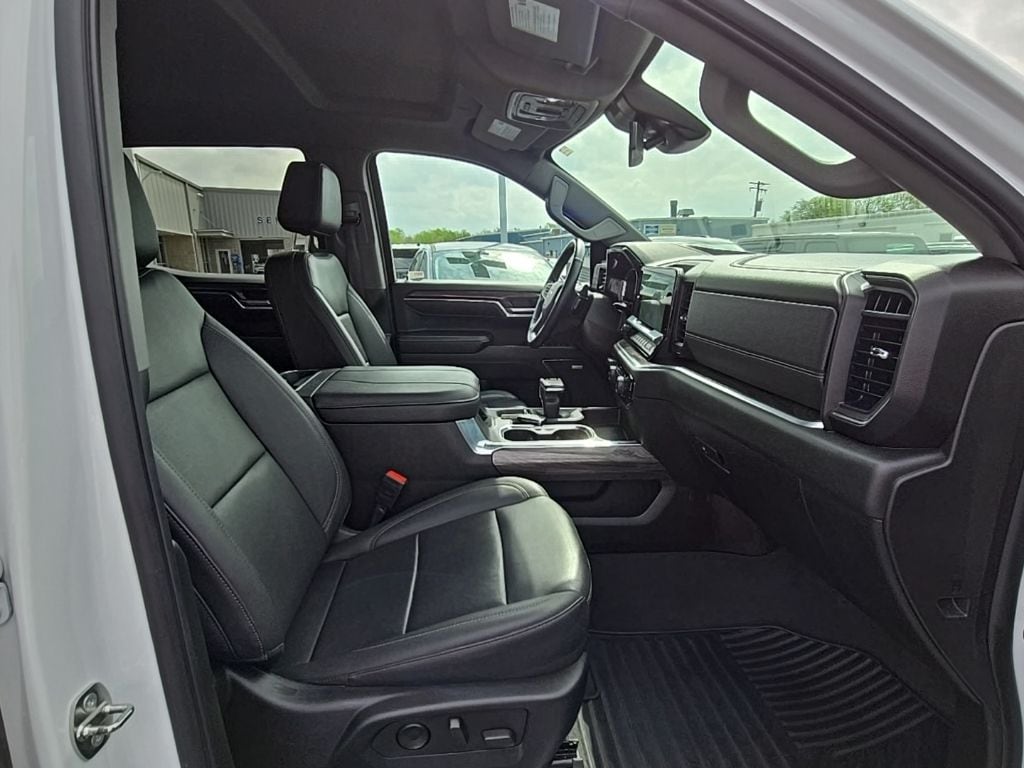 2024 Chevrolet Silverado 1500 LTZ - Photo 46