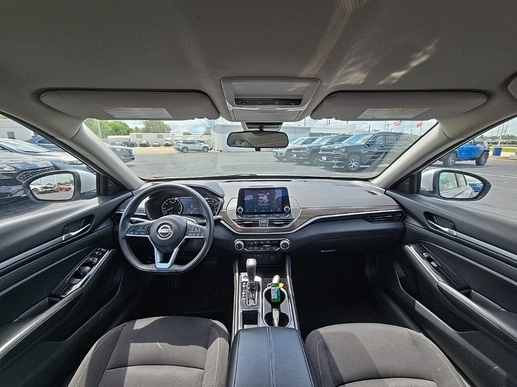 Used 2023 Nissan Altima SV with VIN 1N4BL4DVXPN363406 for sale in Moberly, MO