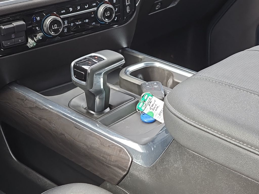 2024 Chevrolet Silverado 1500 LTZ - Photo 13