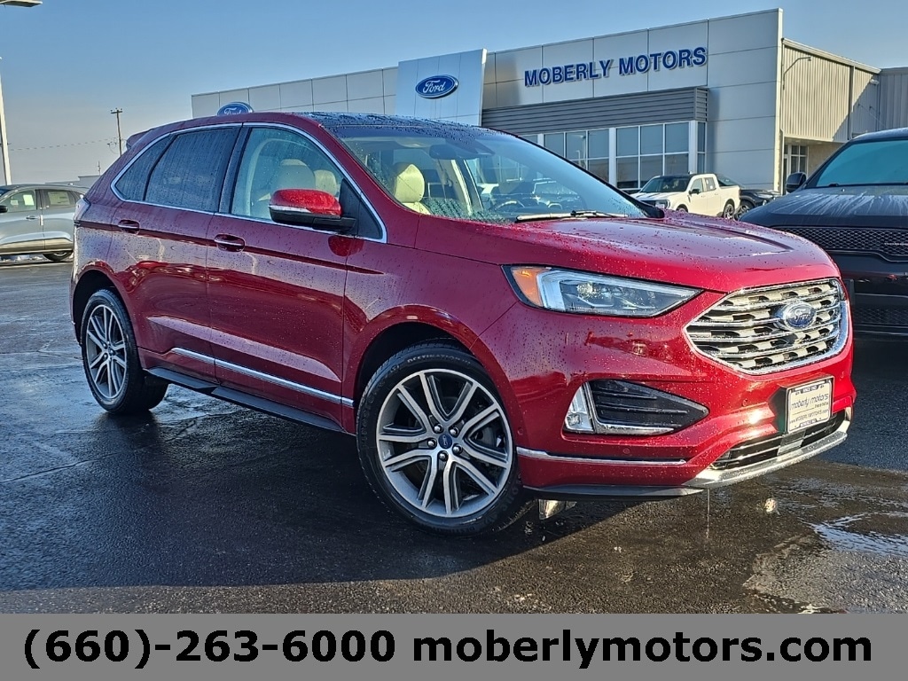 2019 Ford Edge Titanium's photo