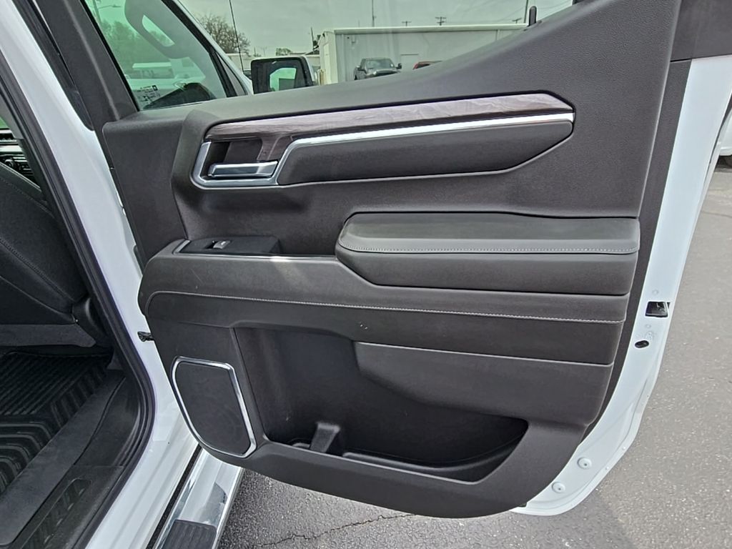 2024 Chevrolet Silverado 1500 LTZ - Photo 44