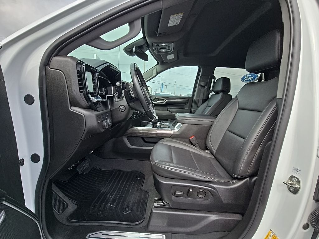 2024 Chevrolet Silverado 1500 LTZ - Photo 10