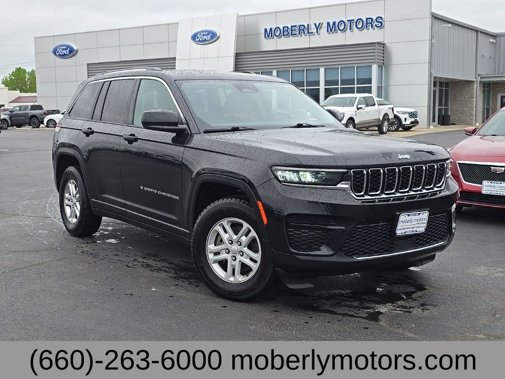 2024 Jeep Grand Cherokee Laredo 4x4's photo