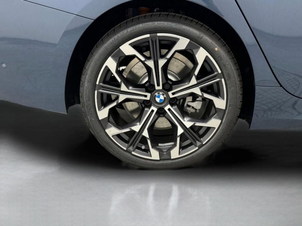 2026 BMW 3 Series 330i - Photo 35