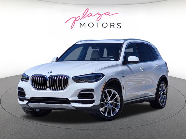 2022 BMW X5 xDrive45e's photo