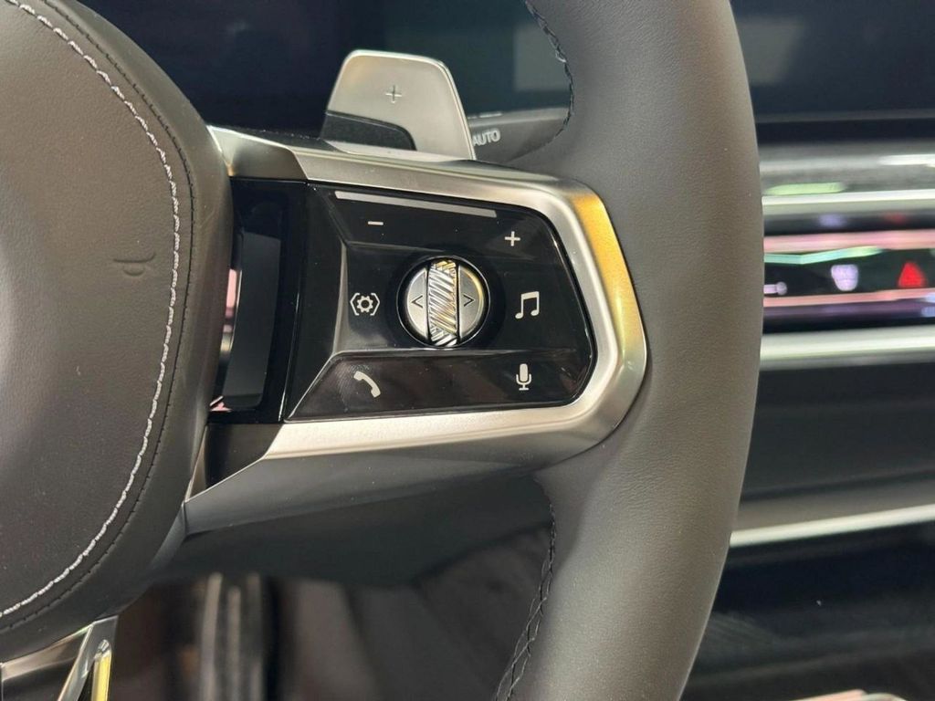 2026 BMW 7 Series 750e - Photo 17