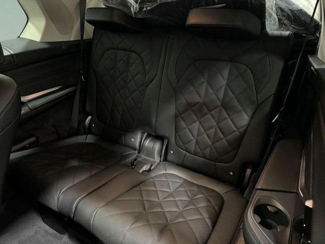2026 BMW X7 40i - Photo 34