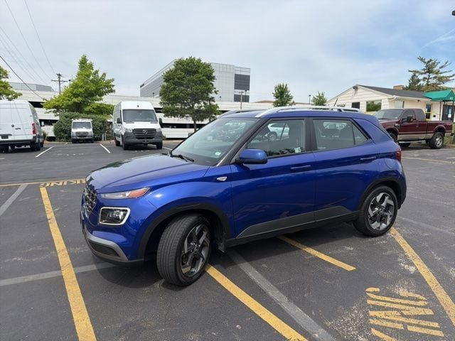 2024 Hyundai Venue Limited IVT's photo