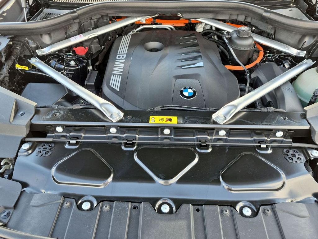 2026 BMW X5 50e - Photo 24