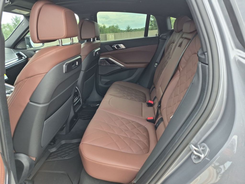 2026 BMW X6 M60i - Photo 10
