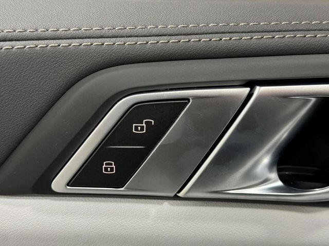 2026 BMW X5 M60i - Photo 26