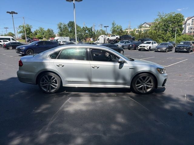 2017 Volkswagen Passat 1.8T R-Line w/ Comfort Pkg. Auto's photo