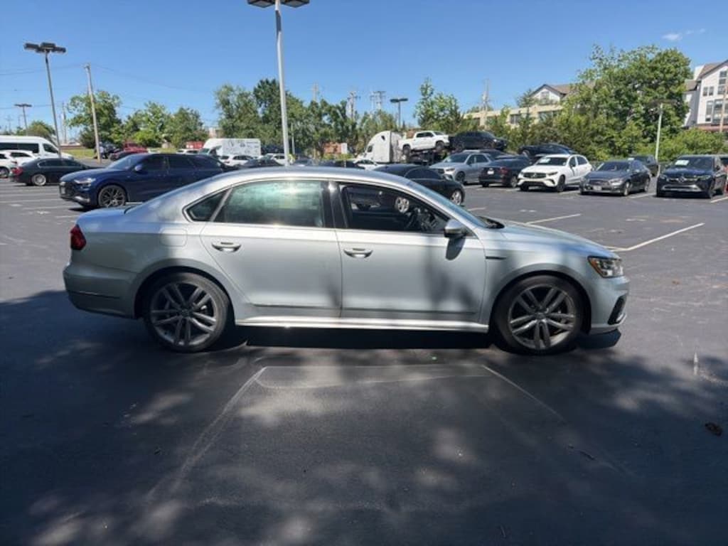 Used 2017 Volkswagen Passat 1.8T R-Line Sedan