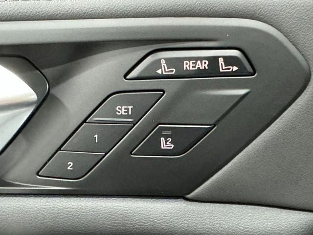 2026 BMW X7 40i - Photo 16