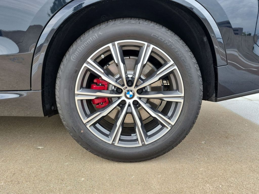 2026 BMW X5 M60i - Photo 16