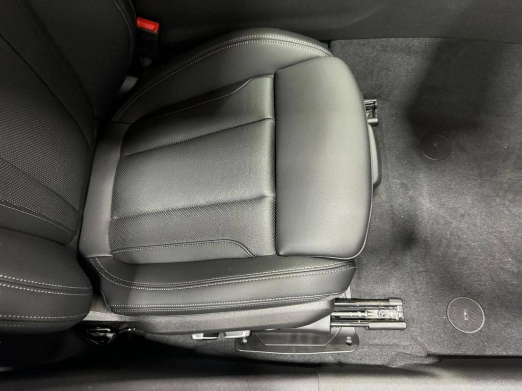 2026 BMW 3 Series 330i - Photo 20