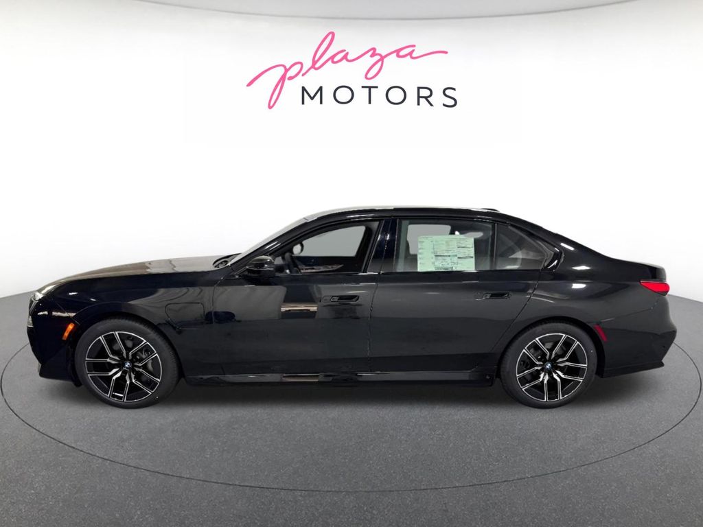 2026 BMW 7 Series 750e - Photo 7
