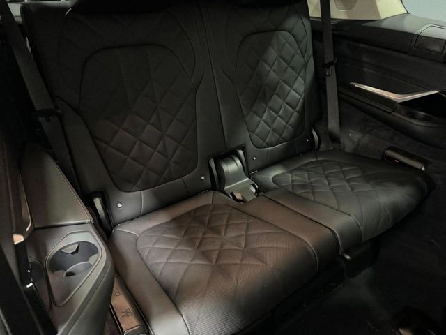 2026 BMW X7 40i - Photo 33