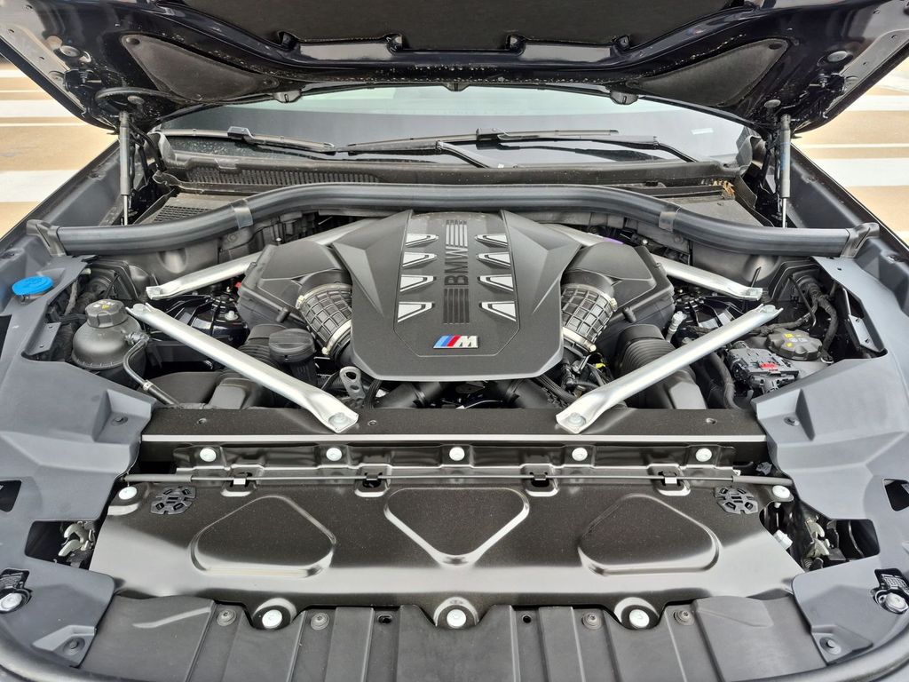 2026 BMW X5 M60i - Photo 17