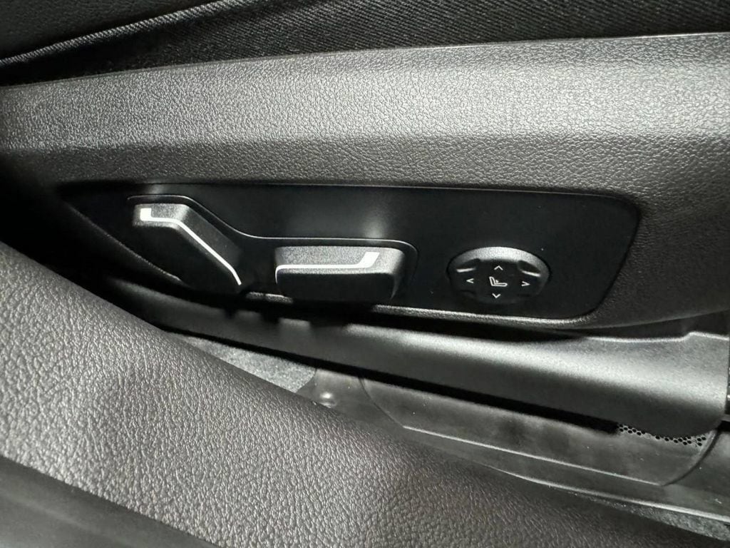 2026 BMW 3 Series 330i - Photo 21