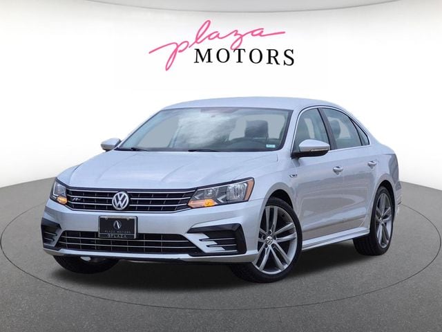 2017 Volkswagen Passat 1.8T R-Line w/ Comfort Pkg. Auto's photo
