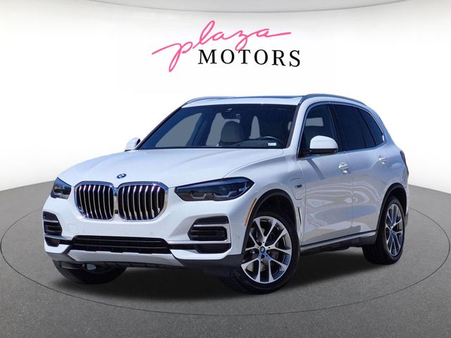 2022 BMW X5 xDrive45e's photo