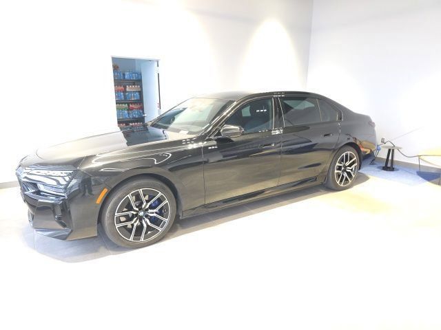 2023 BMW i7 xDrive60's photo