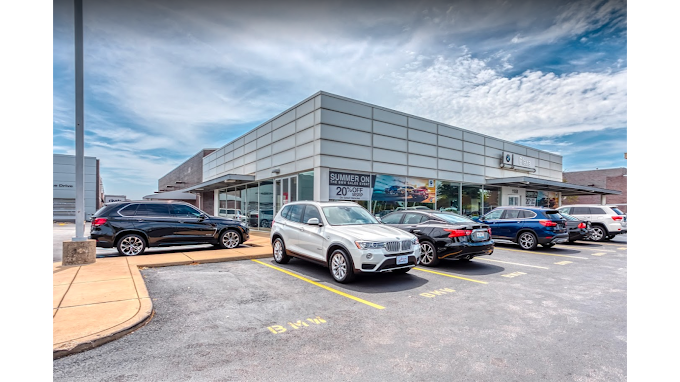 BMW%20of%20Creve%20Coeur%20Exterior.webp