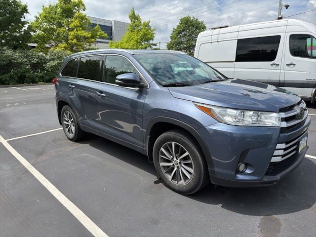 Used 2018 Toyota Highlander XLE V6 SUV