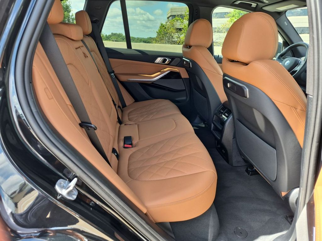 2026 BMW X5 50e - Photo 18