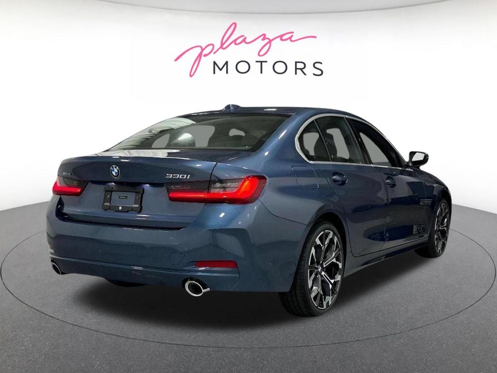 2026 BMW 3 Series 330i - Photo 5