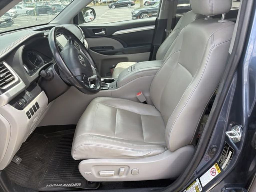 Used 2018 Toyota Highlander XLE V6 SUV