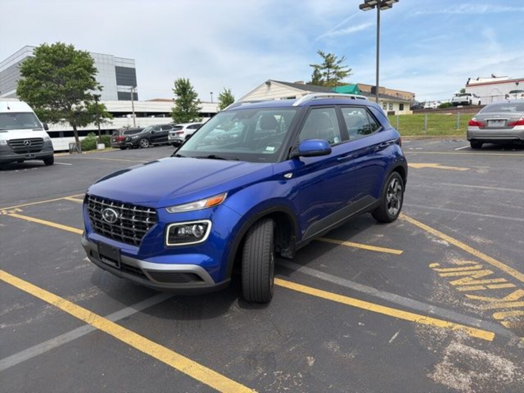 Used 2024 Hyundai Venue Limited SUV