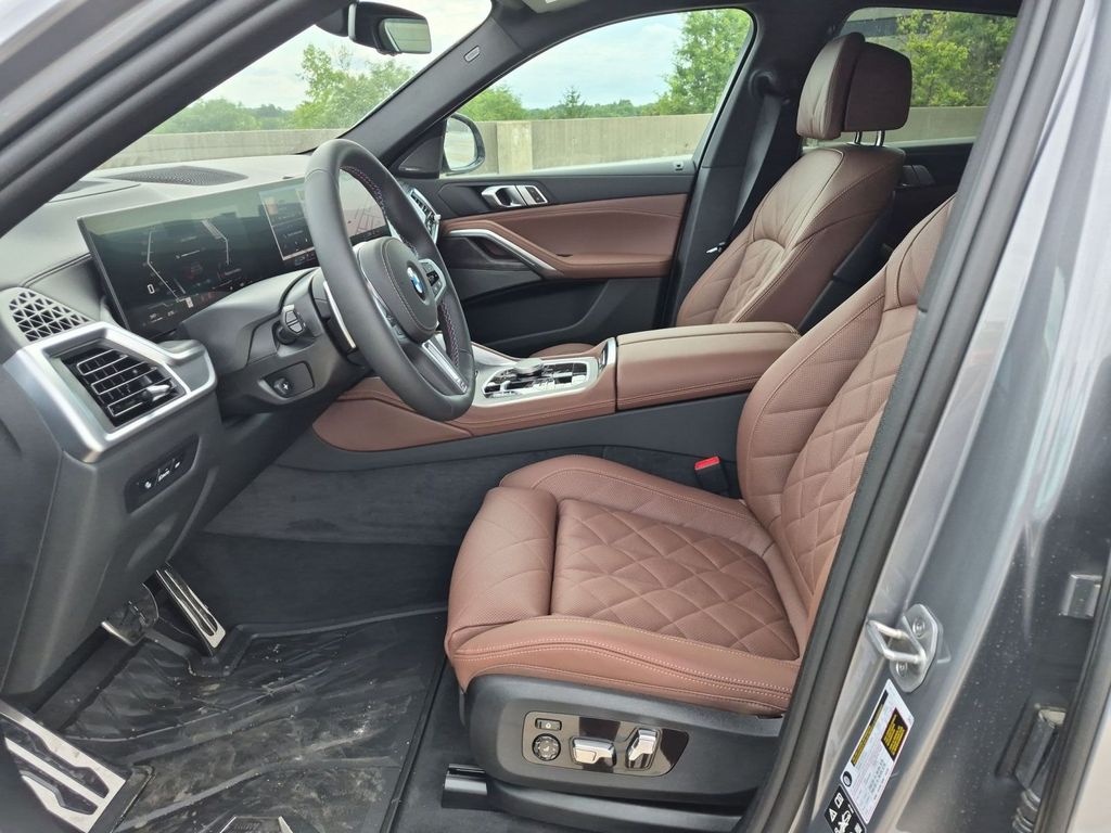 2026 BMW X6 M60i - Photo 9