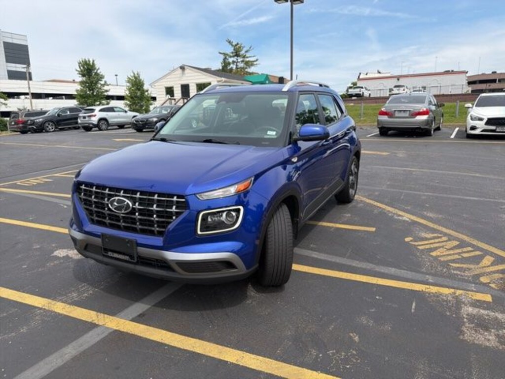 Used 2024 Hyundai Venue Limited SUV