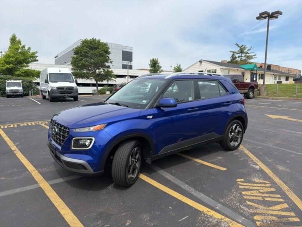 Used 2024 Hyundai Venue Limited SUV