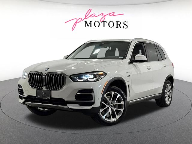2023 BMW X5 xDrive45e's photo