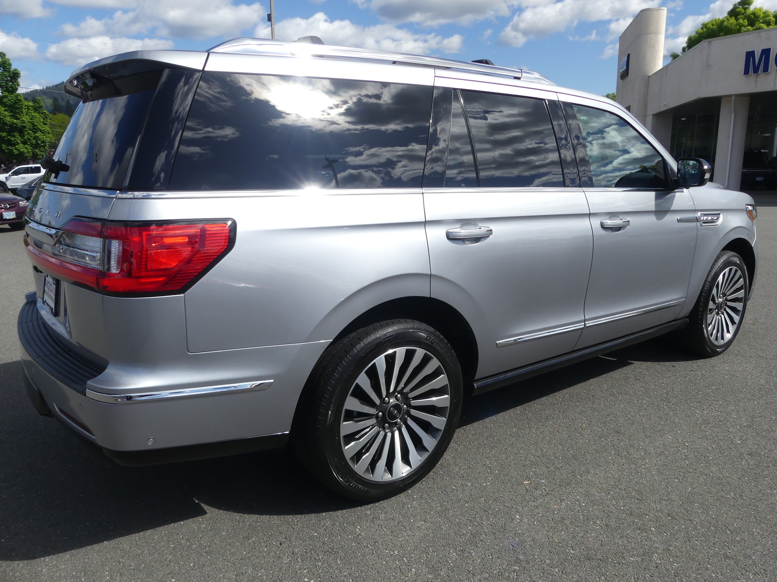 Used 2021 Lincoln Navigator Reserve with VIN 5LMJJ2LT1MEL13174 for sale in Grants Pass, OR