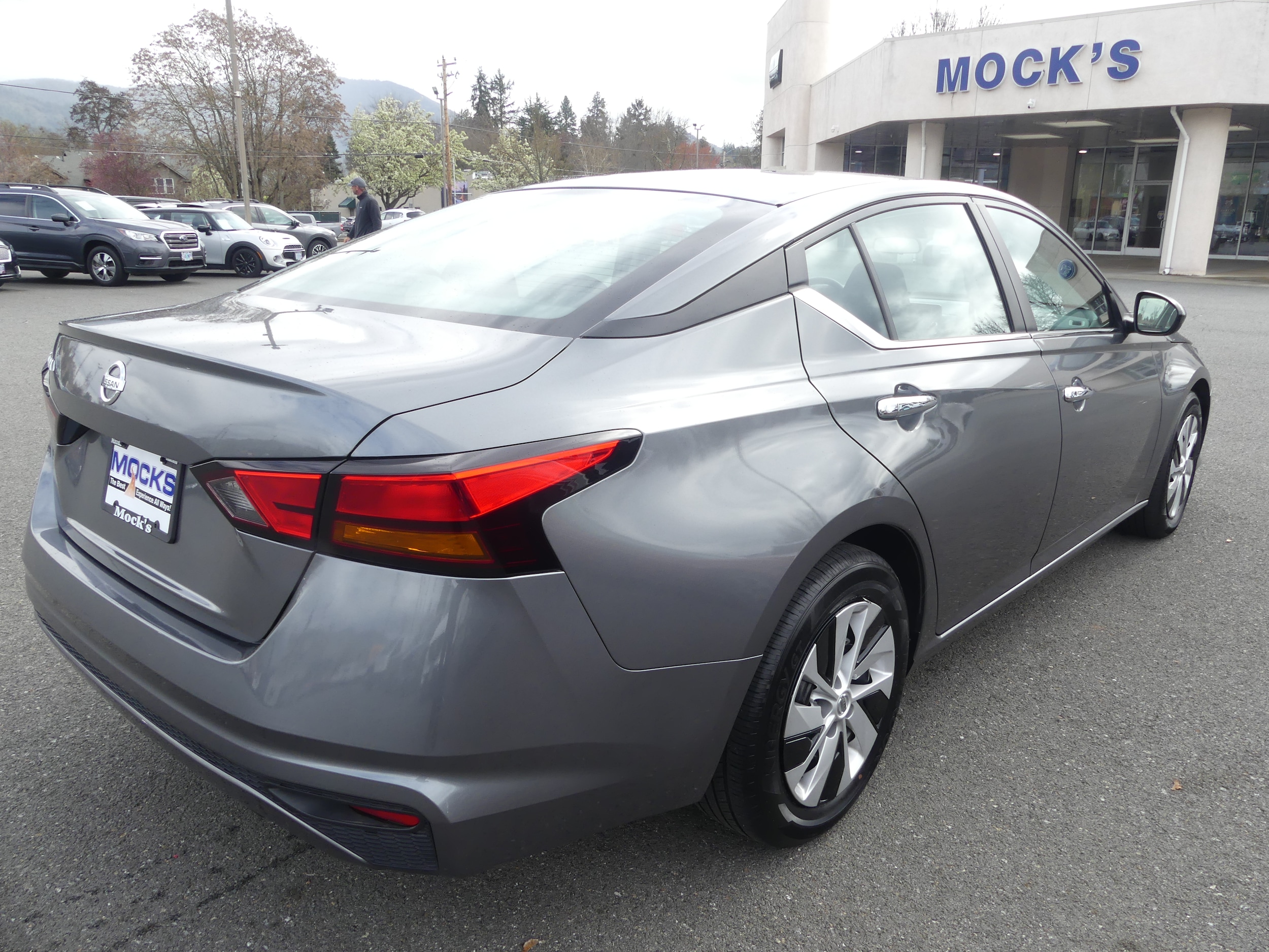 Used 2022 Nissan Altima S with VIN 1N4BL4BV1NN393295 for sale in Grants Pass, OR