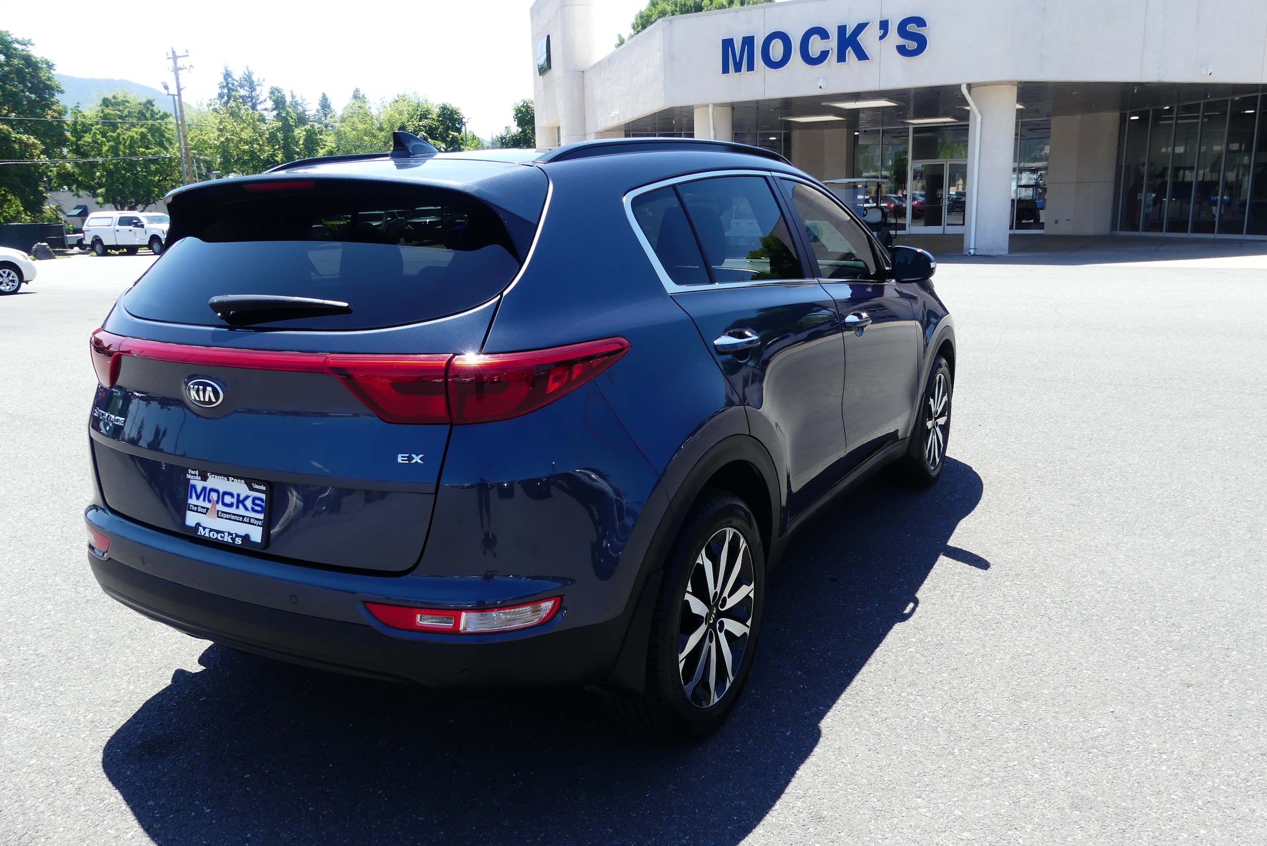 Used 2019 Kia Sportage EX with VIN KNDPNCAC3K7532203 for sale in Grants Pass, OR