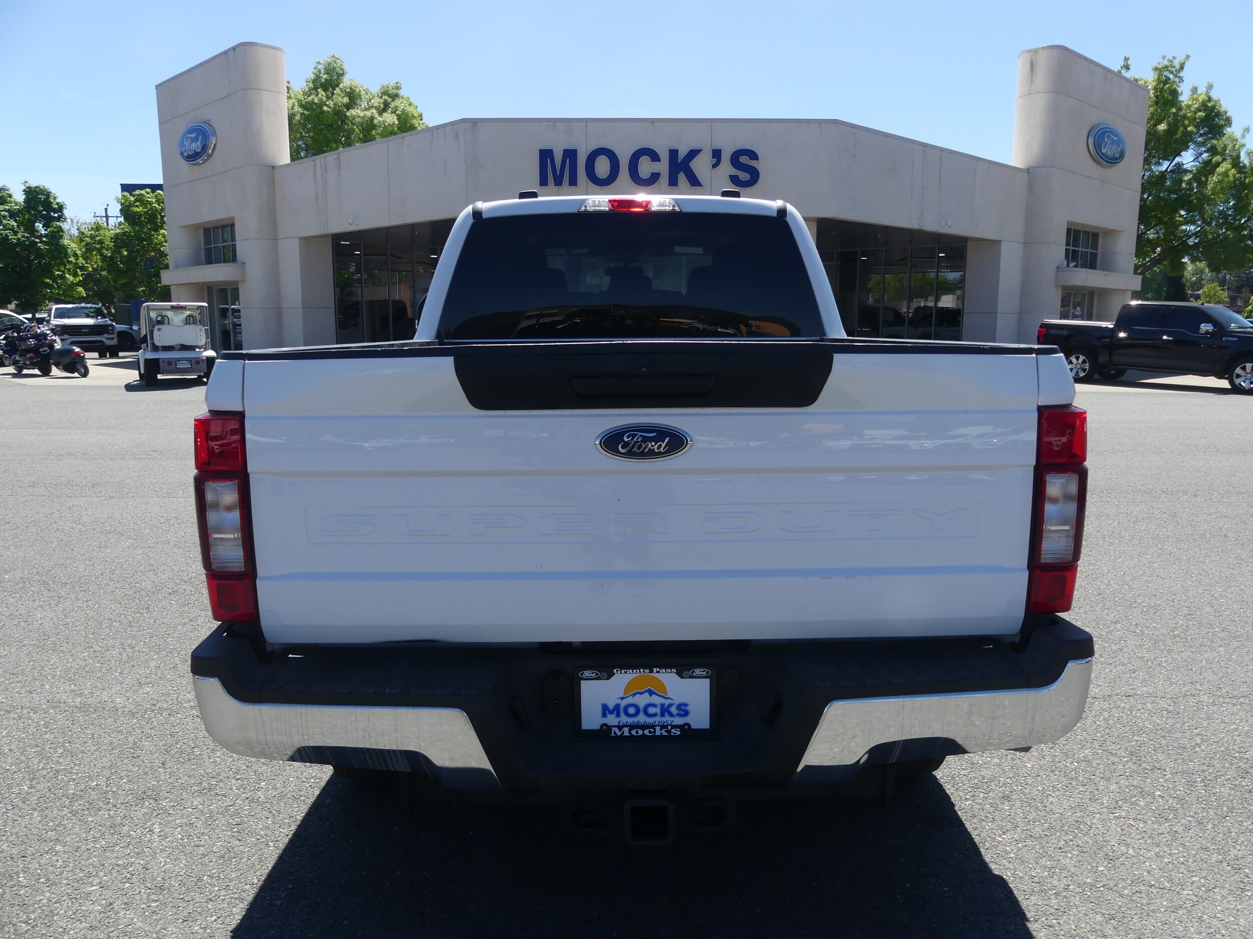 2022 Ford F-350 XLT photo 3